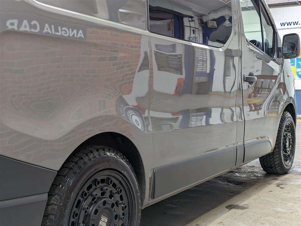 <p>2015 VAUXHALL VIVARO 2700 CDTI CAMPERVAN&nbsp;</p>