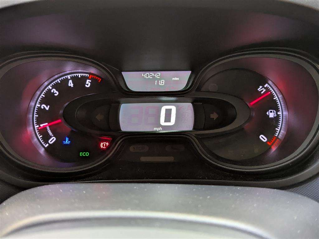 <p>2015 VAUXHALL VIVARO 2700 CDTI CAMPERVAN&nbsp;</p>