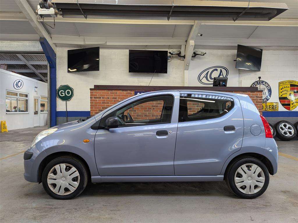 <p>2011 NISSAN PIXO VISIA</p>