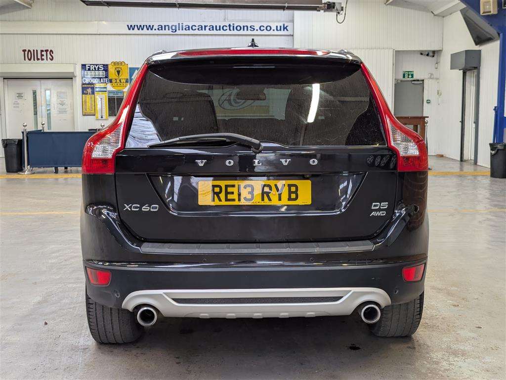 <p>2013 VOLVO XC60 R-DESIGN D5 AWD AUTO</p>
