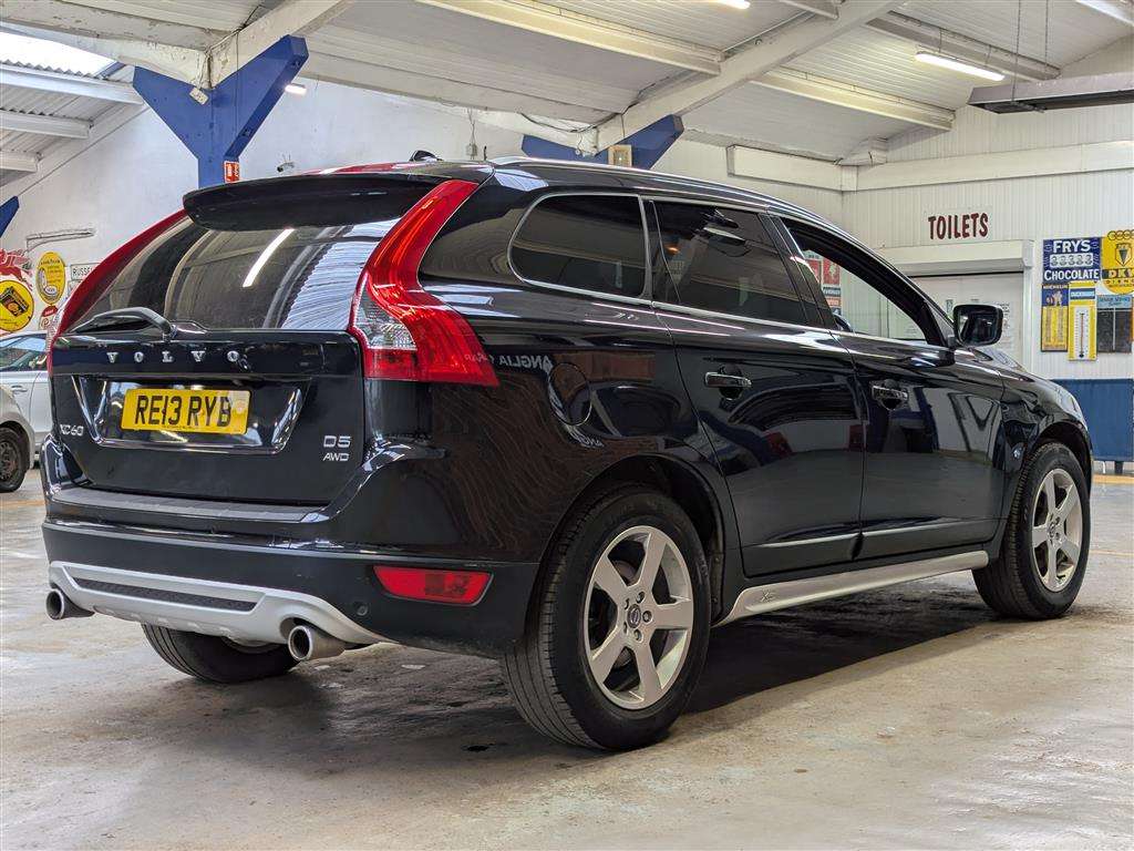 <p>2013 VOLVO XC60 R-DESIGN D5 AWD AUTO</p>