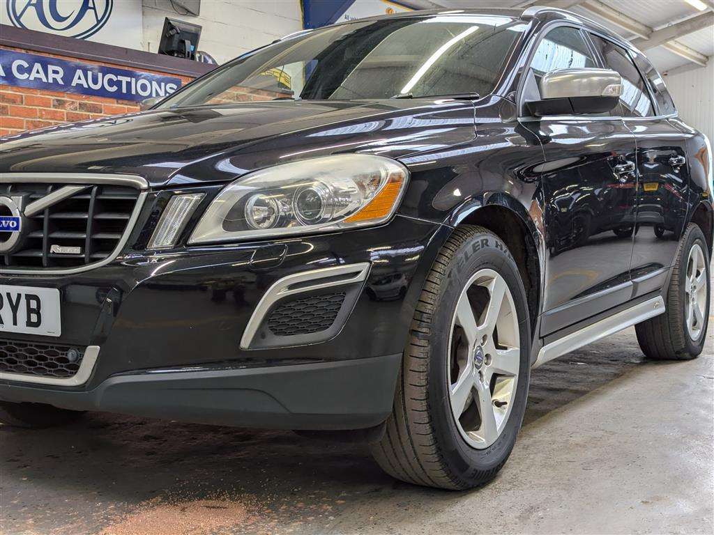 <p>2013 VOLVO XC60 R-DESIGN D5 AWD AUTO</p>