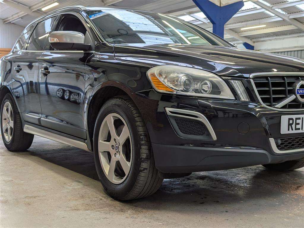 <p>2013 VOLVO XC60 R-DESIGN D5 AWD AUTO</p>