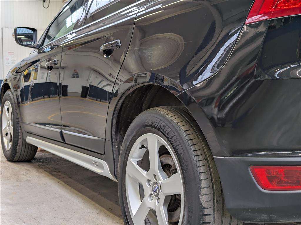 <p>2013 VOLVO XC60 R-DESIGN D5 AWD AUTO</p>