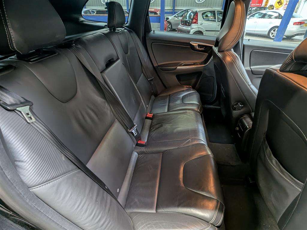 <p>2013 VOLVO XC60 R-DESIGN D5 AWD AUTO</p>