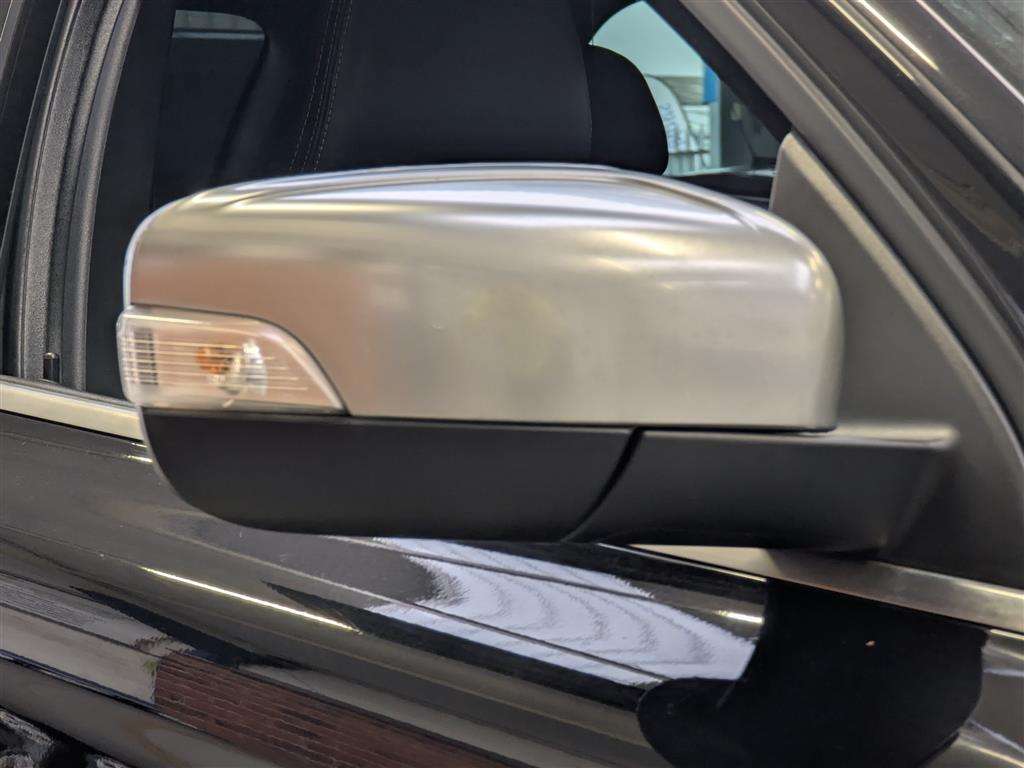 <p>2013 VOLVO XC60 R-DESIGN D5 AWD AUTO</p>