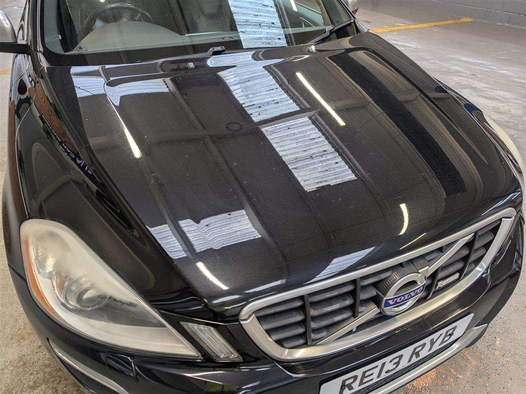 <p>2013 VOLVO XC60 R-DESIGN D5 AWD AUTO</p>