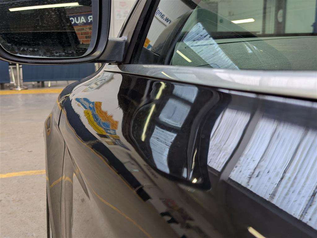 <p>2013 VOLVO XC60 R-DESIGN D5 AWD AUTO</p>