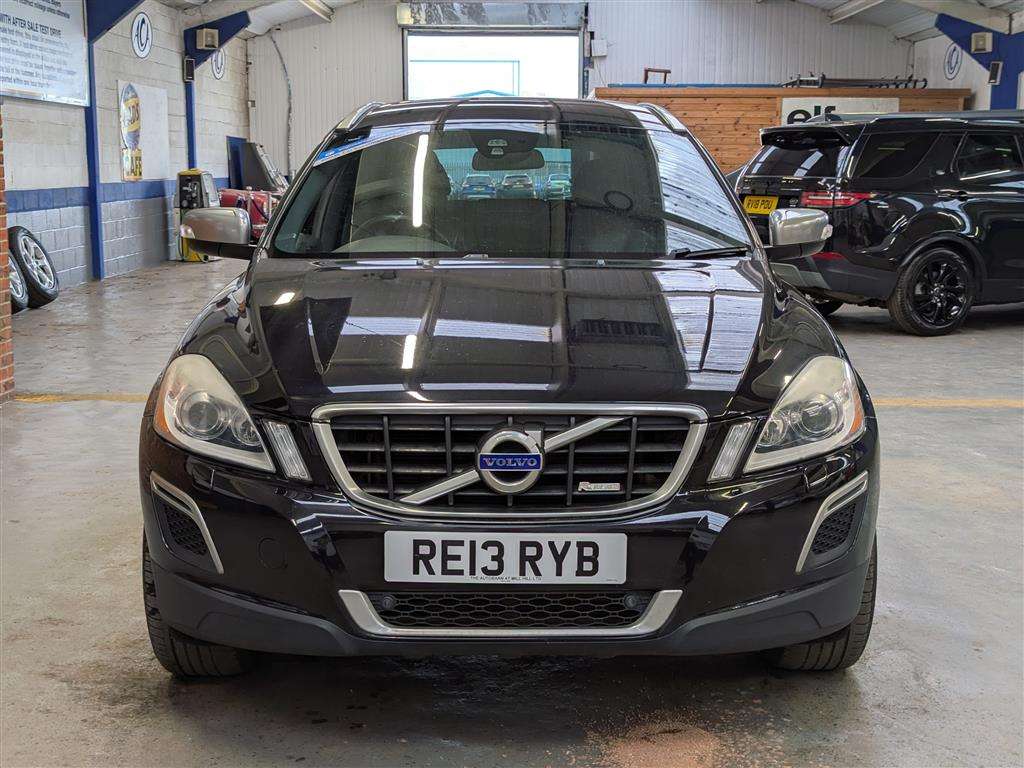<p>2013 VOLVO XC60 R-DESIGN D5 AWD AUTO</p>