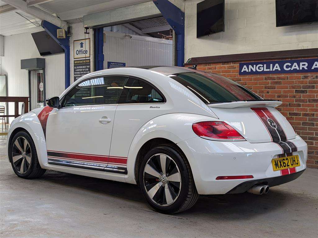 <p>2012 VOLKSWAGEN BEETLE SPORT TSI</p>