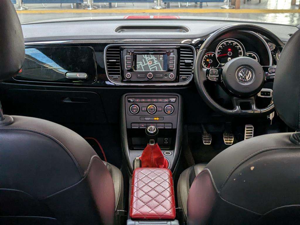 <p>2012 VOLKSWAGEN BEETLE SPORT TSI</p>