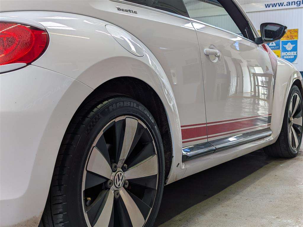 <p>2012 VOLKSWAGEN BEETLE SPORT TSI</p>