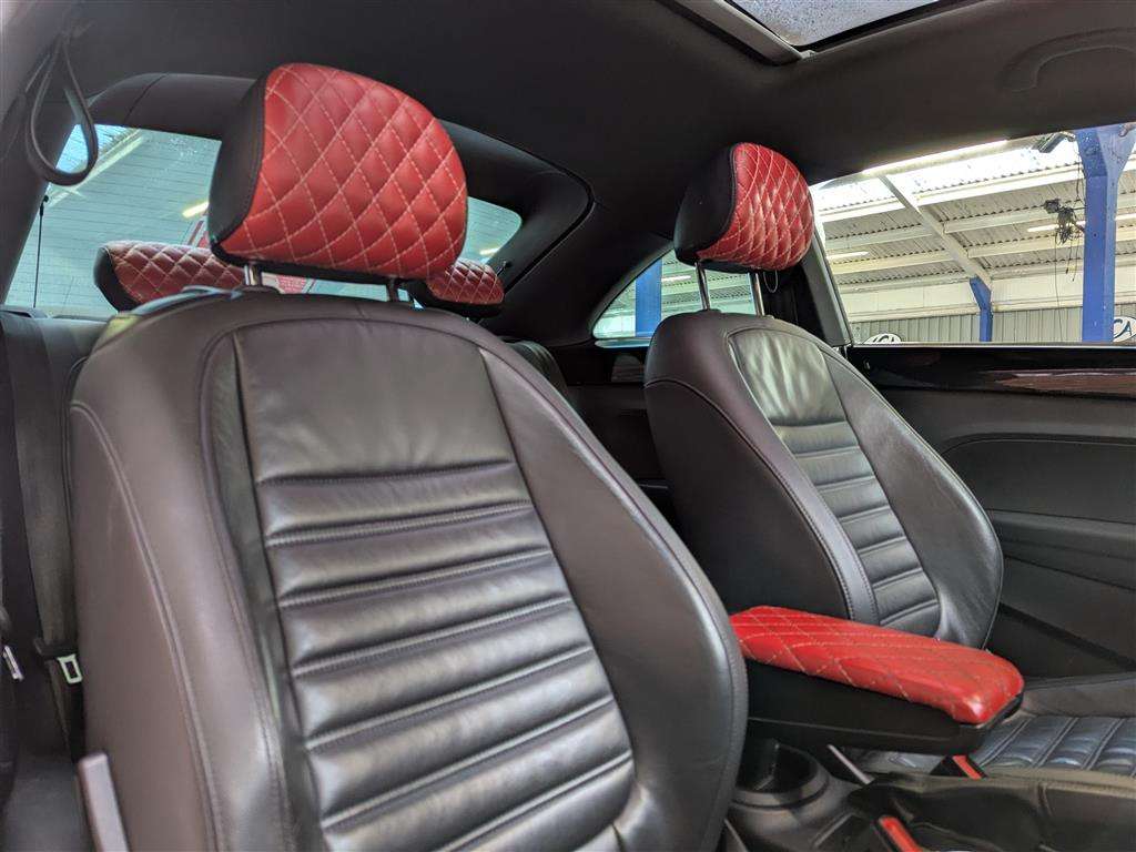 <p>2012 VOLKSWAGEN BEETLE SPORT TSI</p>