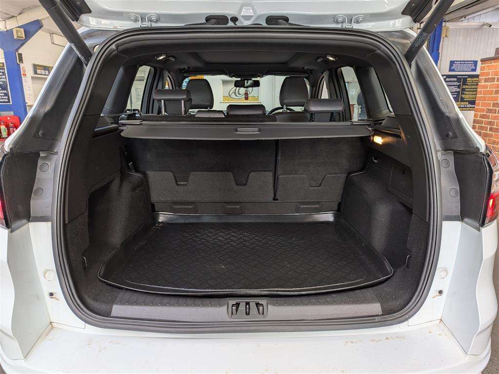 <p>2018 FORD KUGA ST-LINE X</p>