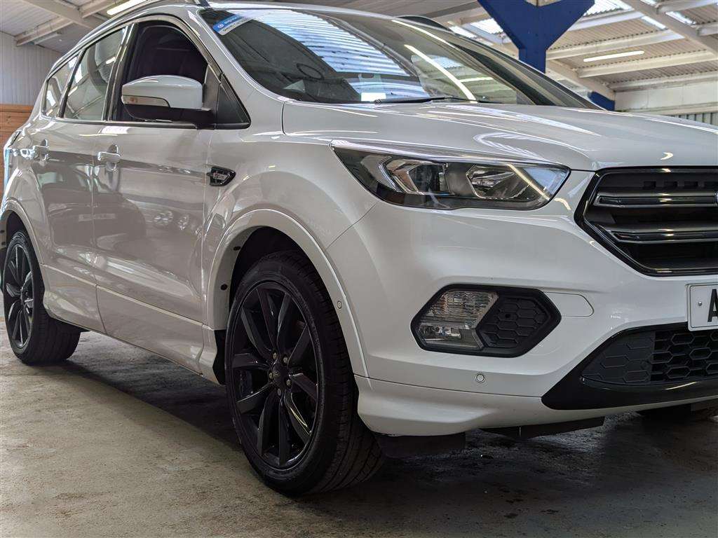 <p>2018 FORD KUGA ST-LINE X</p>