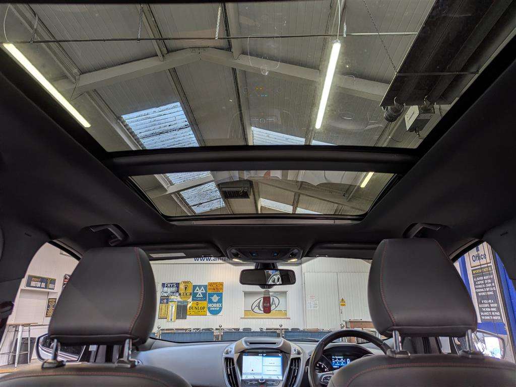 <p>2018 FORD KUGA ST-LINE X</p>