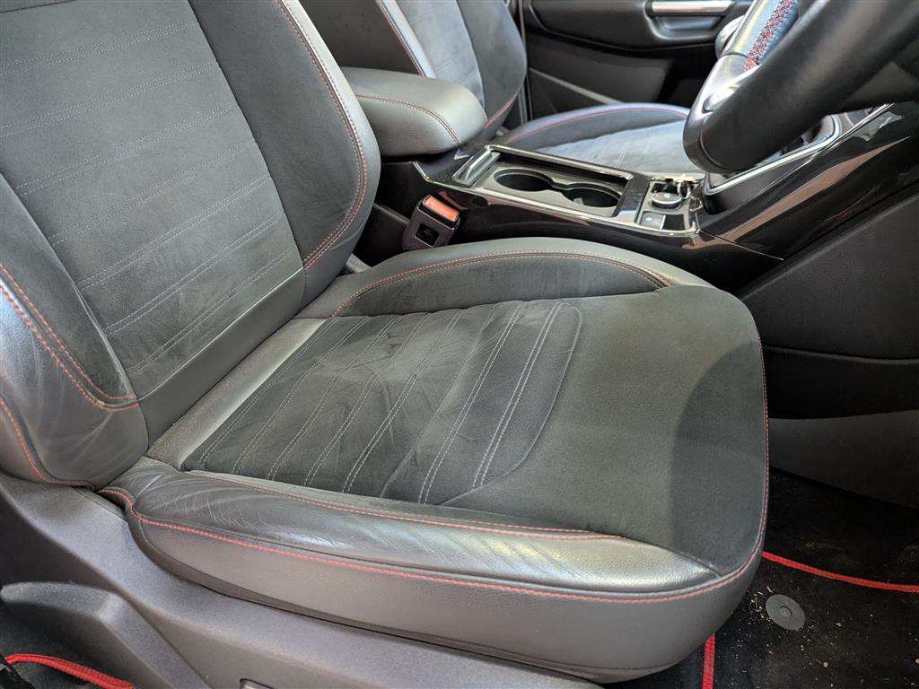 <p>2018 FORD KUGA ST-LINE X</p>