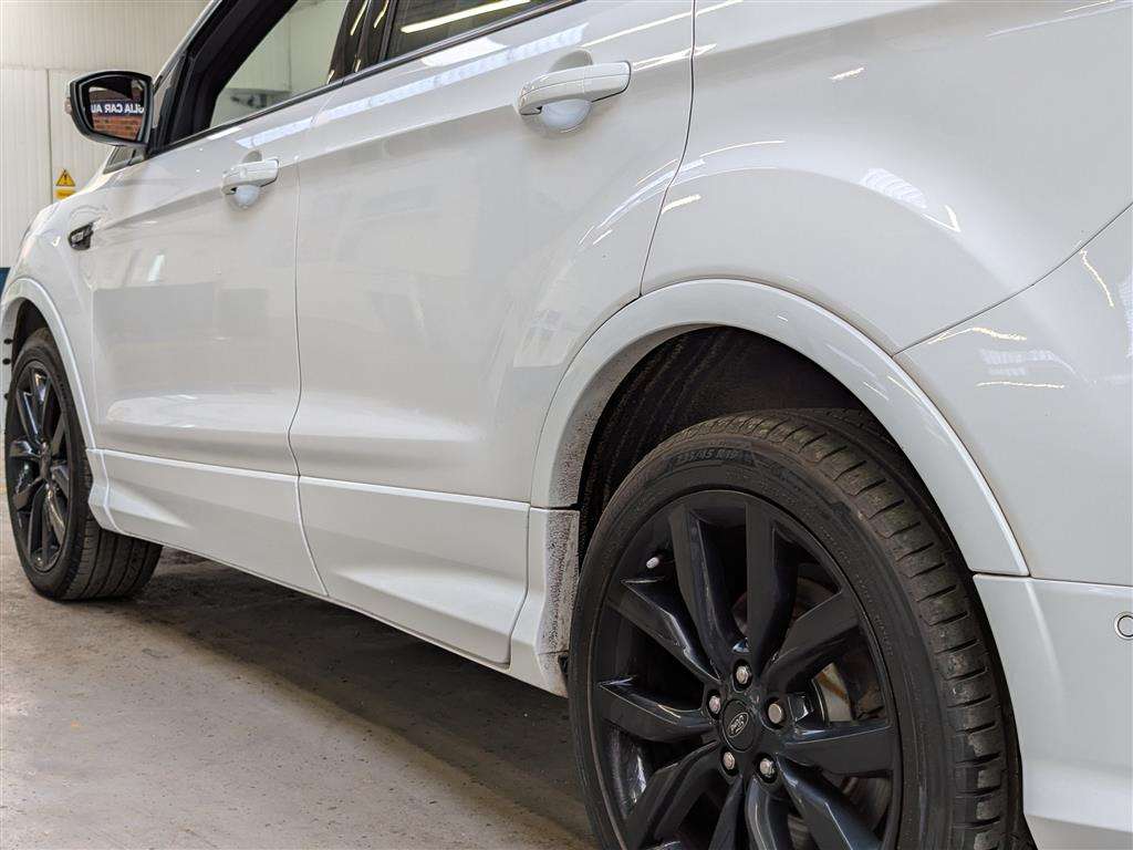 <p>2018 FORD KUGA ST-LINE X</p>