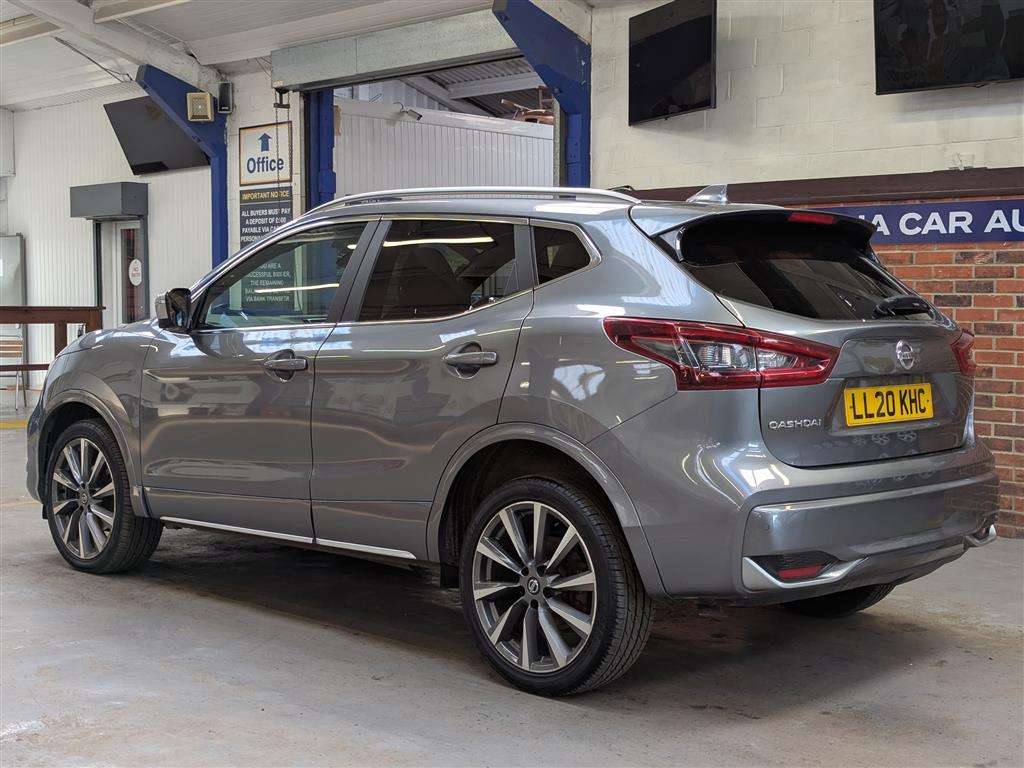 <p>2020 NISSAN QASHQAI TEKNA + DCI S-A</p>