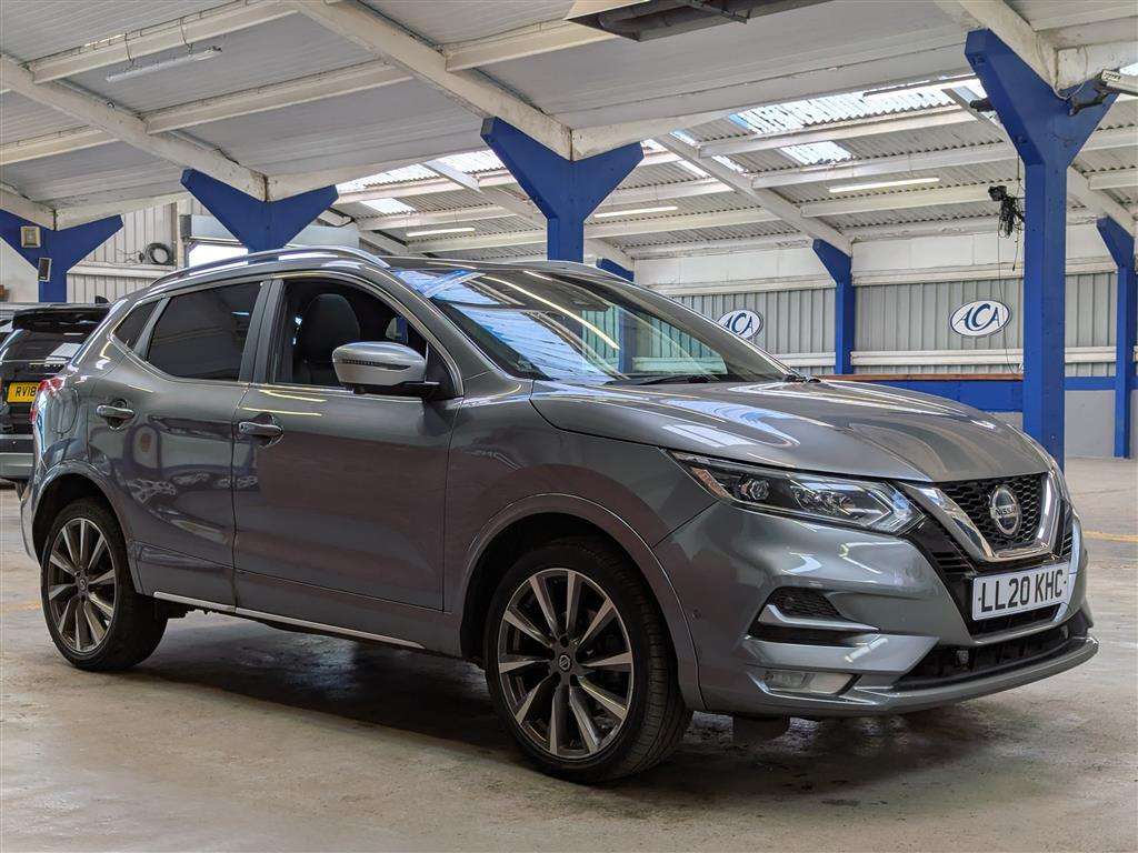 <p>2020 NISSAN QASHQAI TEKNA + DCI S-A</p>