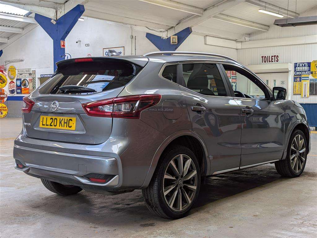 <p>2020 NISSAN QASHQAI TEKNA + DCI S-A</p>