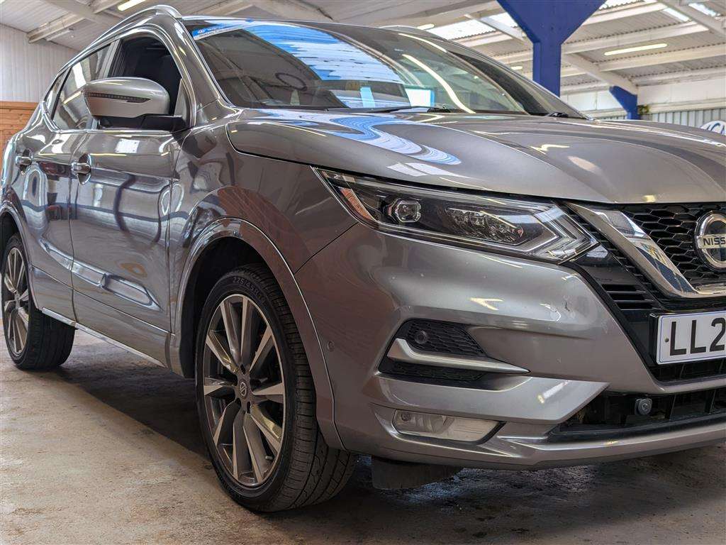 <p>2020 NISSAN QASHQAI TEKNA + DCI S-A</p>