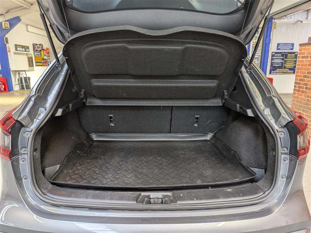 <p>2020 NISSAN QASHQAI TEKNA + DCI S-A</p>