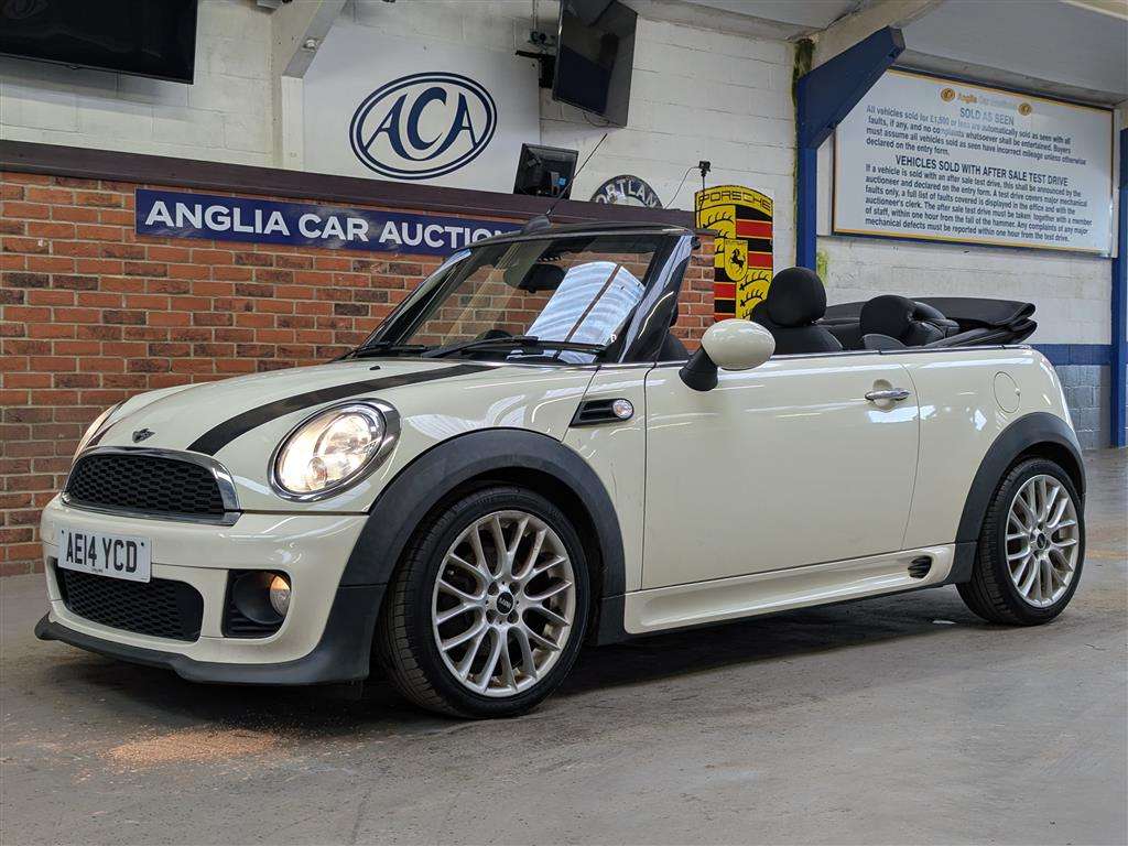 <p>2014 MINI COOPER</p>