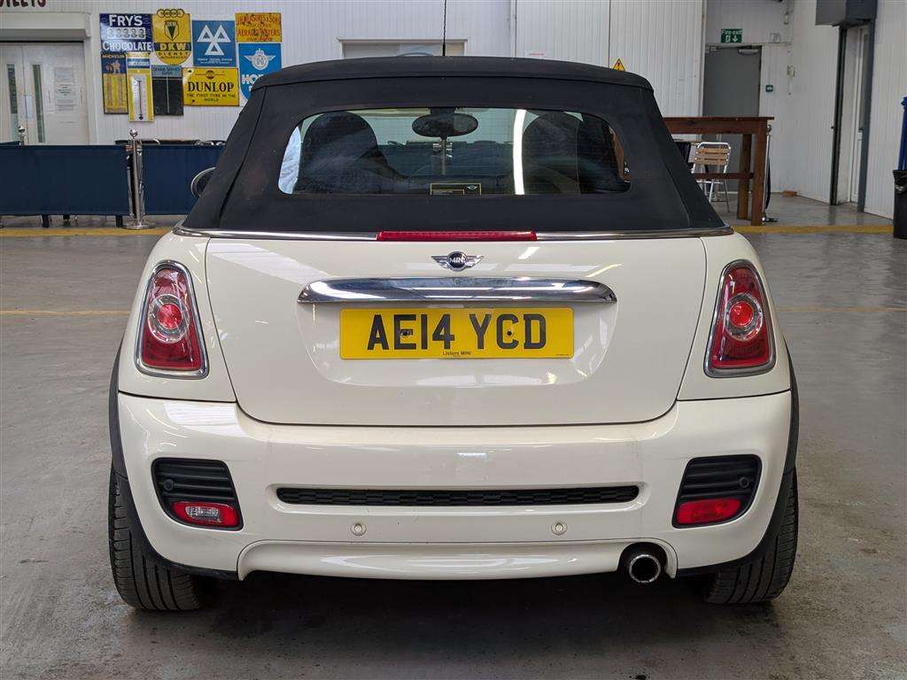 <p>2014 MINI COOPER</p>