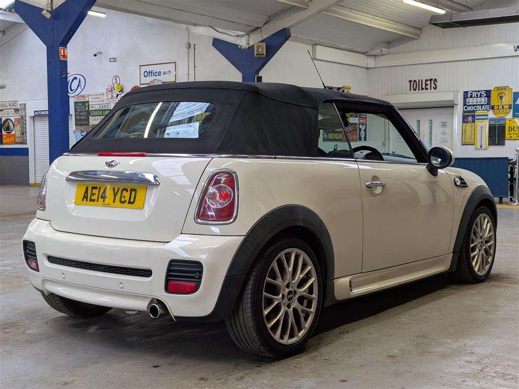 <p>2014 MINI COOPER</p>