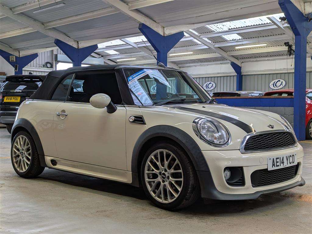 <p>2014 MINI COOPER</p>