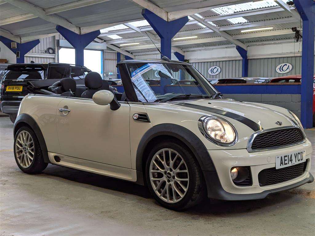 <p>2014 MINI COOPER</p>