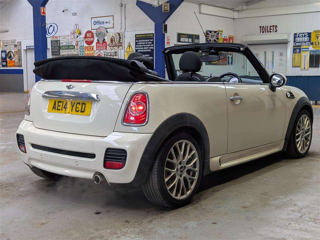<p>2014 MINI COOPER</p>