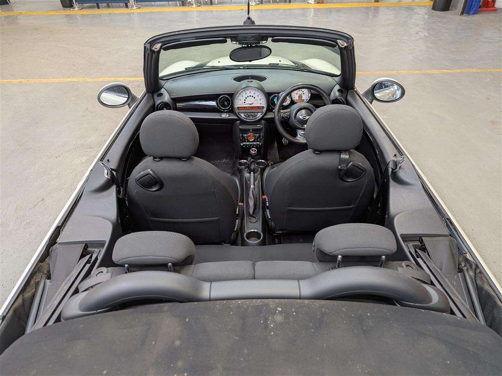 <p>2014 MINI COOPER</p>