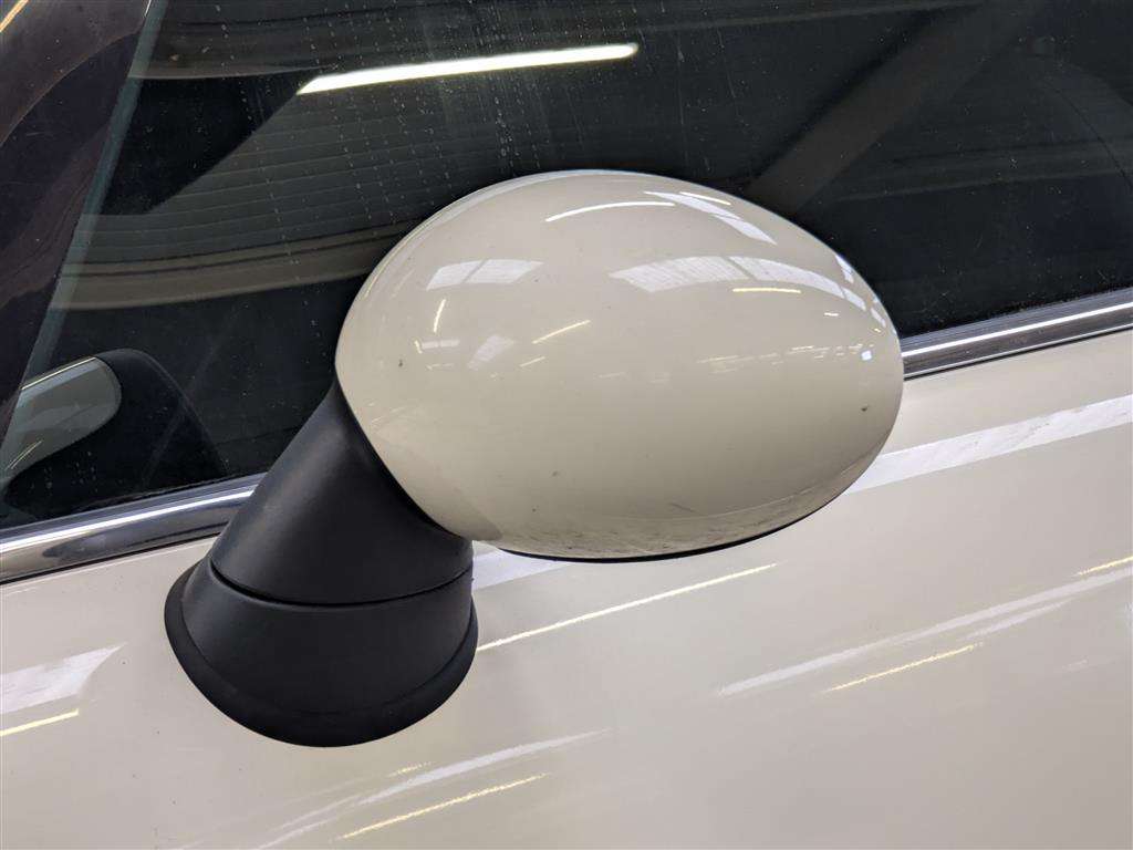 <p>2014 MINI COOPER</p>