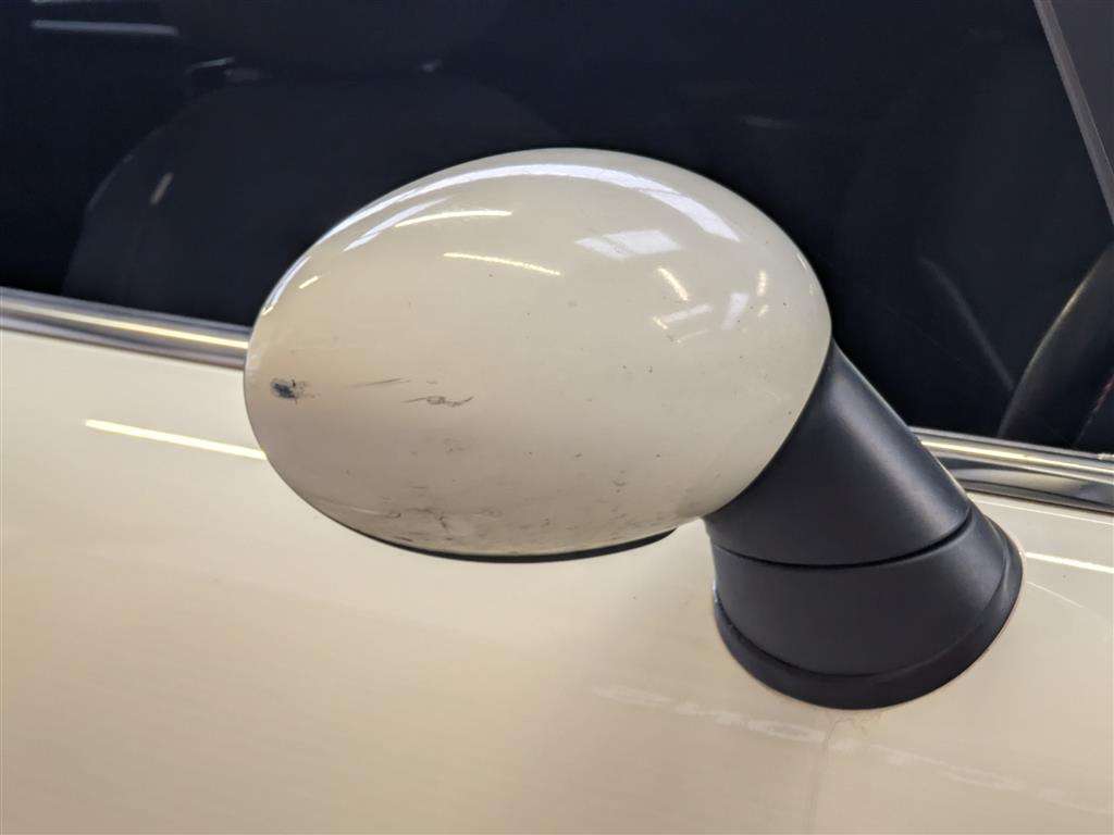 <p>2014 MINI COOPER</p>