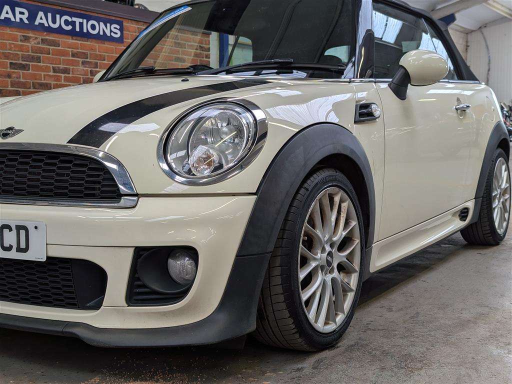 <p>2014 MINI COOPER</p>