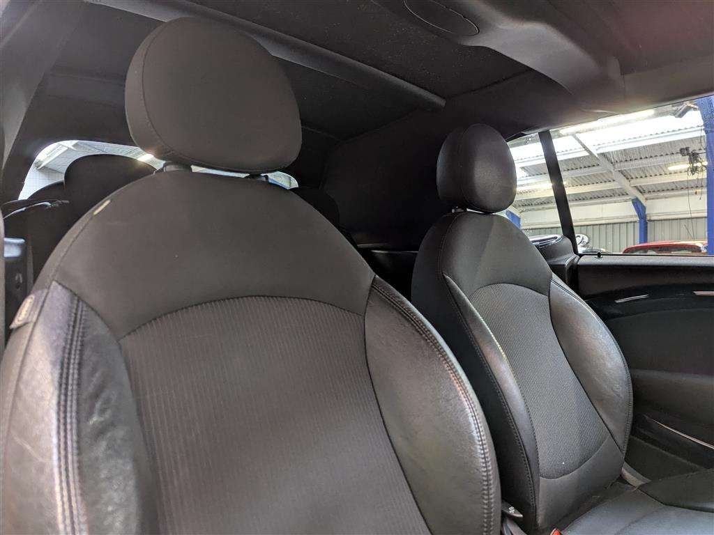 <p>2014 MINI COOPER</p>