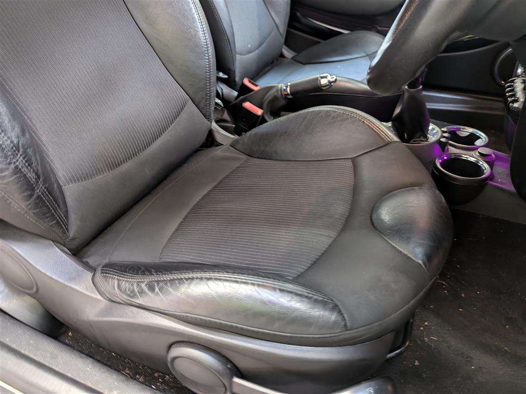 <p>2014 MINI COOPER</p>