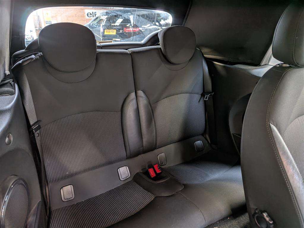 <p>2014 MINI COOPER</p>