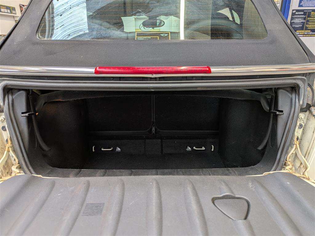 <p>2014 MINI COOPER</p>