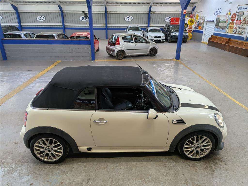 <p>2014 MINI COOPER</p>