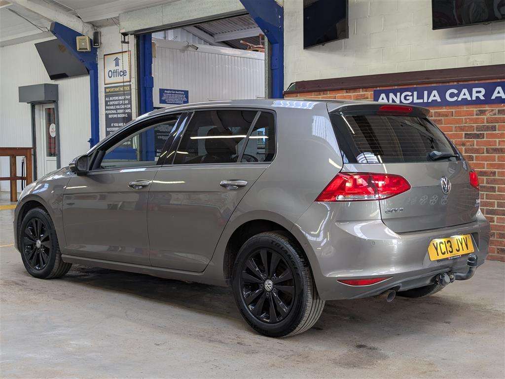 <p>2013 VOLKSWAGEN GOLF SE BLUEMOTION TECH T</p>