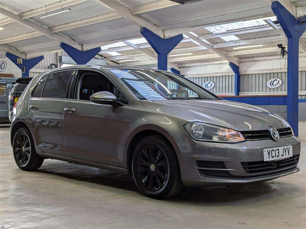 <p>2013 VOLKSWAGEN GOLF SE BLUEMOTION TECH T</p>