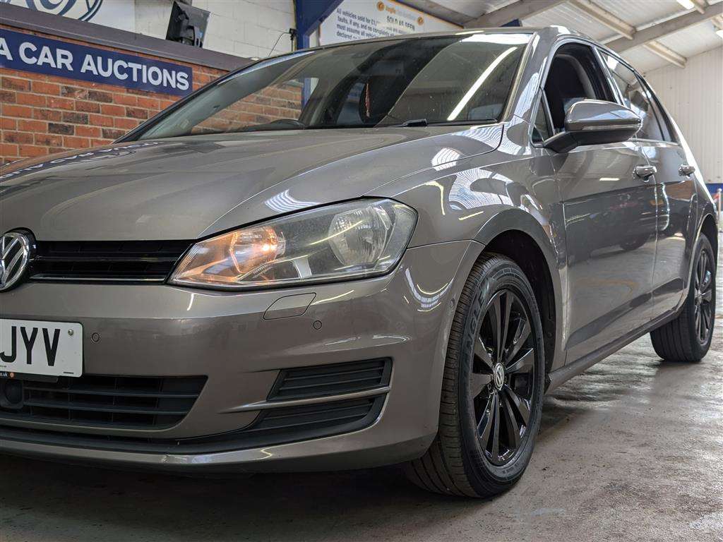 <p>2013 VOLKSWAGEN GOLF SE BLUEMOTION TECH T</p>