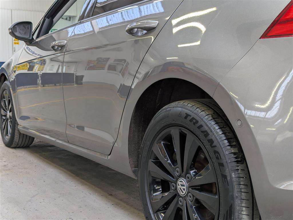 <p>2013 VOLKSWAGEN GOLF SE BLUEMOTION TECH T</p>