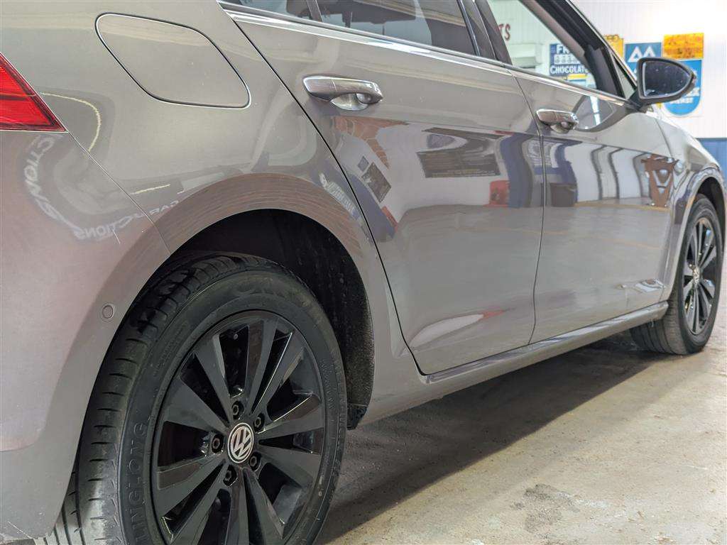 <p>2013 VOLKSWAGEN GOLF SE BLUEMOTION TECH T</p>