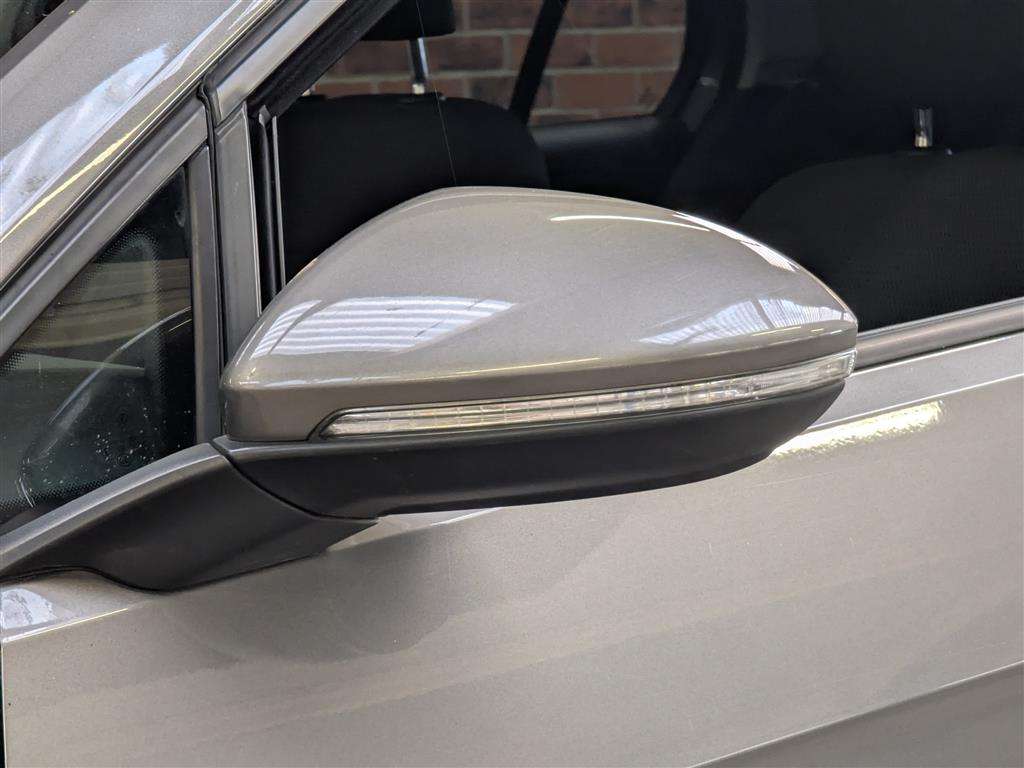 <p>2013 VOLKSWAGEN GOLF SE BLUEMOTION TECH T</p>