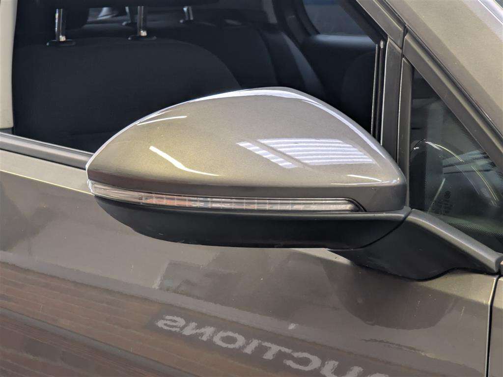 <p>2013 VOLKSWAGEN GOLF SE BLUEMOTION TECH T</p>