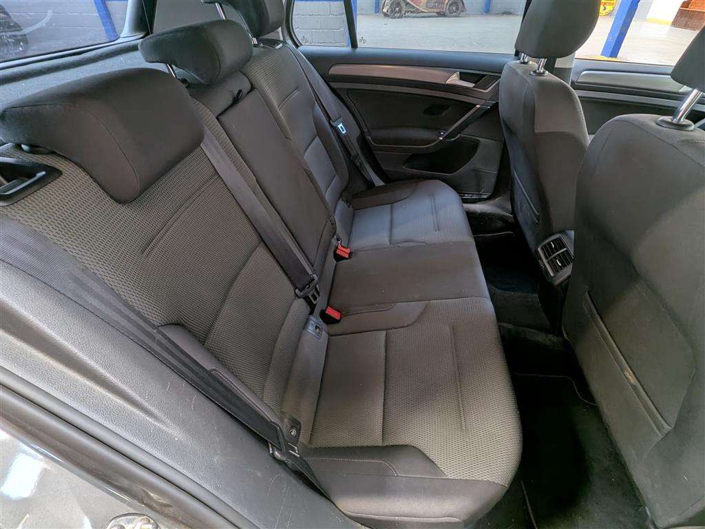 <p>2013 VOLKSWAGEN GOLF SE BLUEMOTION TECH T</p>